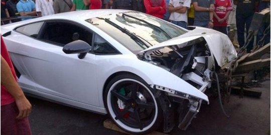 Pasca nabrak, Robby sempat suruh seseorang ngaku sopiri Lamborghini