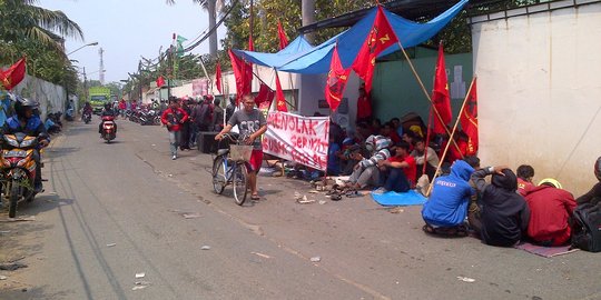 Rupiah melemah, 200 buruh pabrik plastik Tangerang di PHK