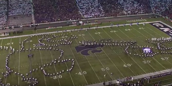 Semangat main, marching band di AS tak sadar bikin formasi penis