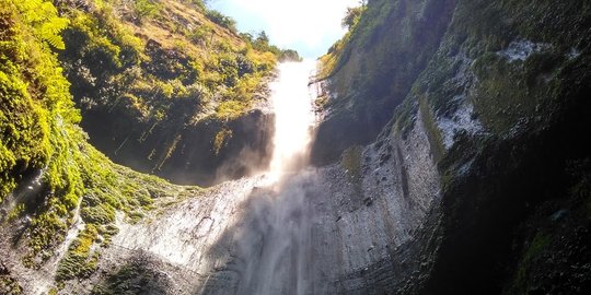 Ada di Indonesia, Air Terjun Abadi ini airnya tak pernah habis!