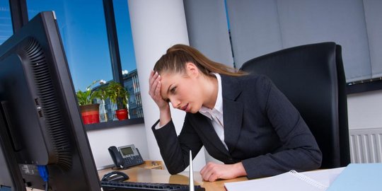 8 tipe teman kantor yang bikin sebel