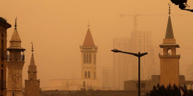 Dahsyatnya terjangan badai pasir di Lebanon, 750 warga sesak napas