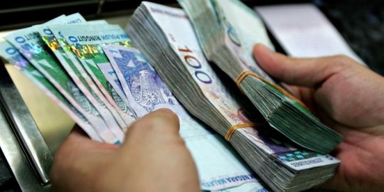 Makin parah, Ringgit Malaysia sentuh titik terendah dalam 17 tahun
