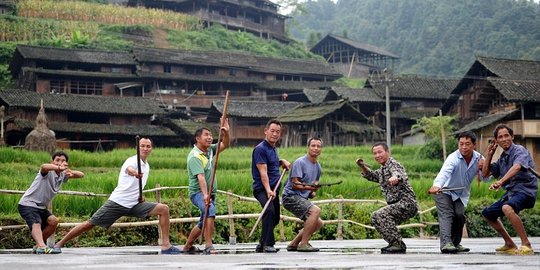 Hebat semua penduduk  desa di China  ini ahli kung fu 