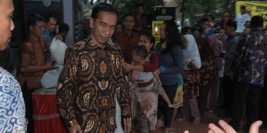 Presiden Jokowi terima peneliti-peneliti cilik di Istana Negara