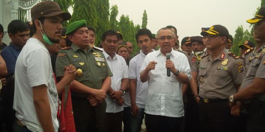 Di depan pendemo, Gubernur & Kapolda janji Riau bakal bebas asap