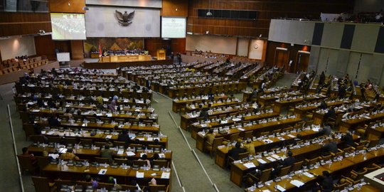 Negara sedang krisis ekonomi, tunjangan anggota DPR bakal naik