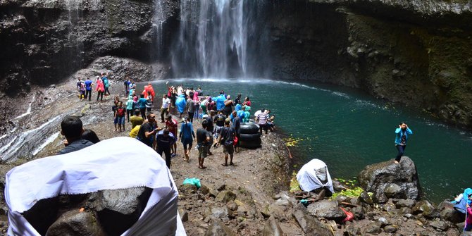 Air suci Madakaripura juga dipakai dalam upacara Yadya Kasada Bromo