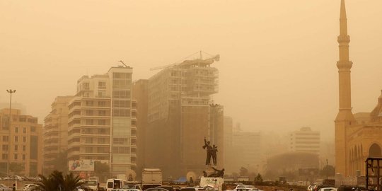 Video badai pasir mengerikan di Jeddah, terang tiba-tiba gelap