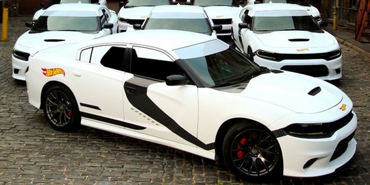 Armada taksi di New York gunakan Dodge Charger bertema Stormtrooper