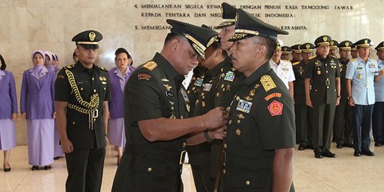 Kapuspen TNI Mayjen Endang Sodik diganti