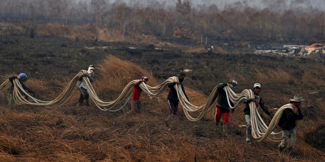 Kisah heroik warga Sumsel bantu padamkan kebakaran hutan