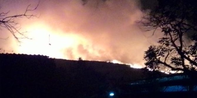 Kebakaran di TPST Bantargebang belum bisa dipadamkan