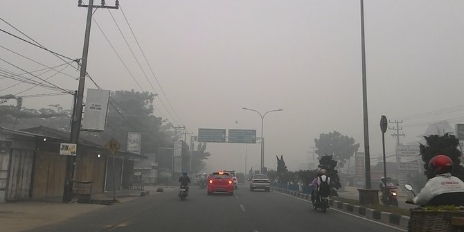 Kabut asap bikin udara Pekanbaru berbahaya, sekolah diliburkan