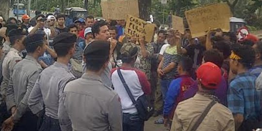 Pedagang Karang Anyar heboh demo, DKI sebut lapak dibongkar cuma isu