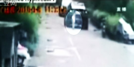 Pengemudi ini tabrak mati pejalan kaki agar lolos biaya pengobatan