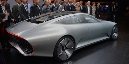 Mercedes-Benz bawa Concept IAA, mobil dengan 'pesona dewa'