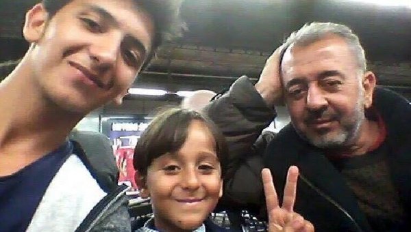 osama abdel muhsen alghadab pengungsi yang ditendang juru kamera hungaria
