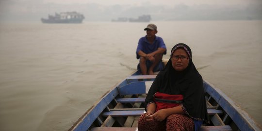 Aktivitas warga Jambi dikepung kabut asap