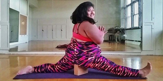 Aksi wanita gemuk ini lakukan pose sulit yoga bikin dunia 