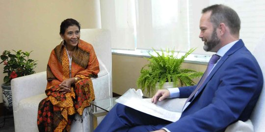 DPR tak setuju Menteri Susi buka pintu lebar buat investor asing