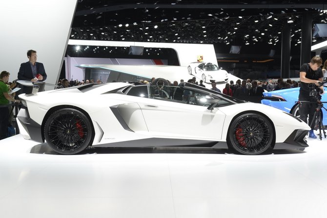 Harga Lamborghini Aventador SV Roadster bikin lemes 