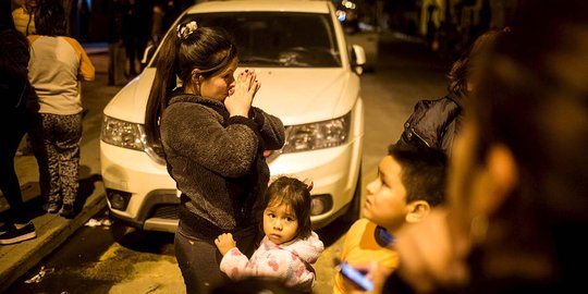 Wajah panik warga Chile diguncang gempa 8,3 SR