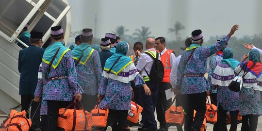 Tak terpengaruh insiden crane, calon haji Jatim tetap berangkat