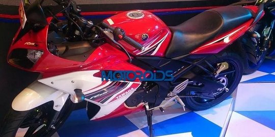 Yamaha R15 S, versi jok tandem lahir kembali