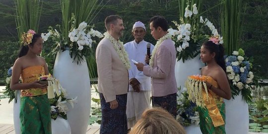 Pasangan gay hanya bulan madu di Ubud Bali, nikah di Amerika Serikat