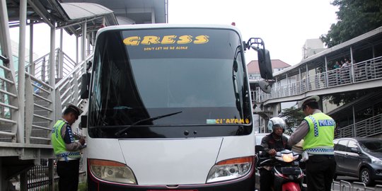 Ahok izinkan angkutan umum lewat busway asal ikut aturan ini