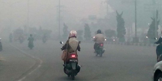 Kabut asap tebal, ujian mid semester sekolah di Pelalawan ditunda