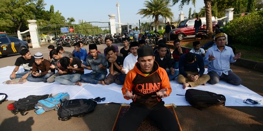 Masyarakat Riau gelar salat minta hujan di depan Istana Negara