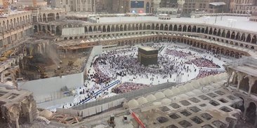 Tanah longsor di Makkah, 2 orang luka