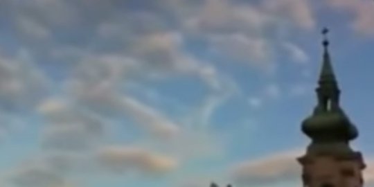 dari langit terdengar di beberapa negara rev1