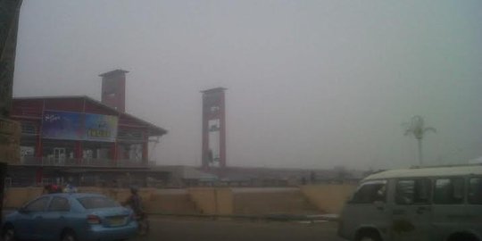 Diguyur hujan sejam, kabut asap di Palembang mulai berkurang
