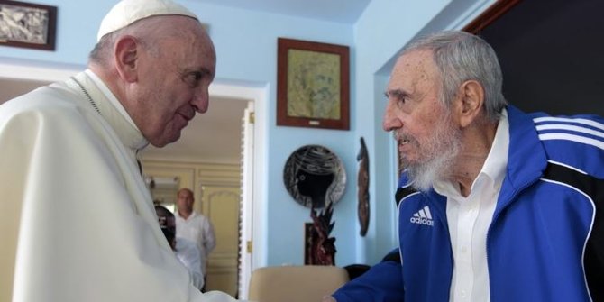 Paus Fransiskus temui Fidel Castro, bahas kerusakan lingkungan