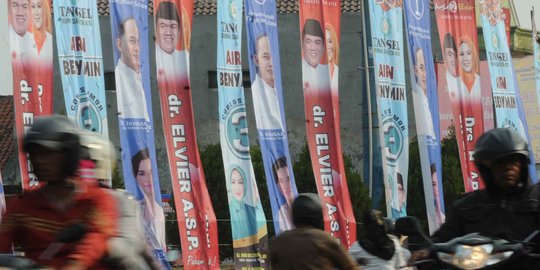 Baliho calon Wali Kota Tangsel mulai bertebaran di pinggir jalan