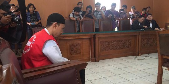 Hal-hal tak terduga di sidang Deudeuh yang bikin pengunjung tertawa