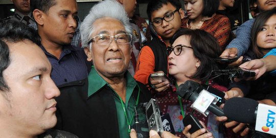 Adnan Buyung sebut menteri di Indonesia cuma jadi yes man