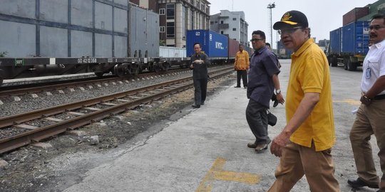 Kereta Pelabuhan Tanjung Priok ditarget beroperasi Februari 2016