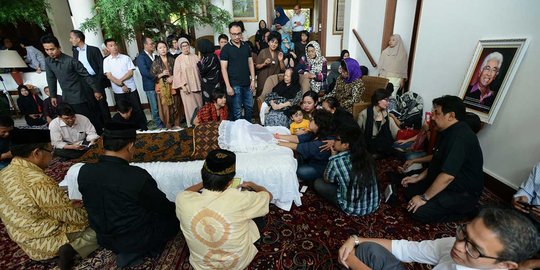 'Bang Buyung bela jenderal sampai pedagang asongan di Pulogadung'