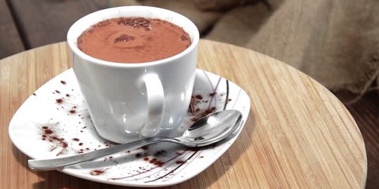 Minum segelas cokelat panas setiap hari bisa cegah serangan jantung