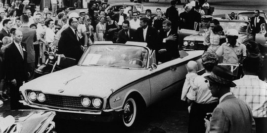 mustang convertible bill clinton