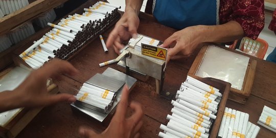 Aneh, DPR masukkan pasal rokok kretek ke dalam RUU Kebudayaan