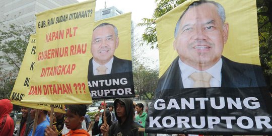 Massa GNKIB desak KPK tangkap Plt Gubernur Riau