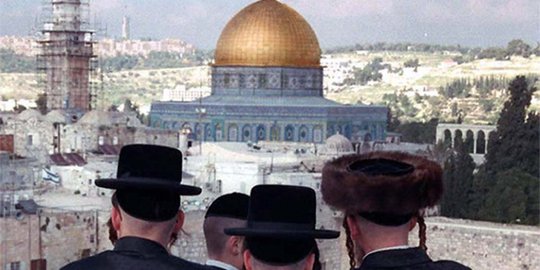 Tergerusnya status quo Masjid Al Aqsa
