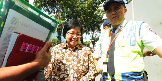 Ditantang berkantor di wilayah kabut asap, ini kata Menteri Siti