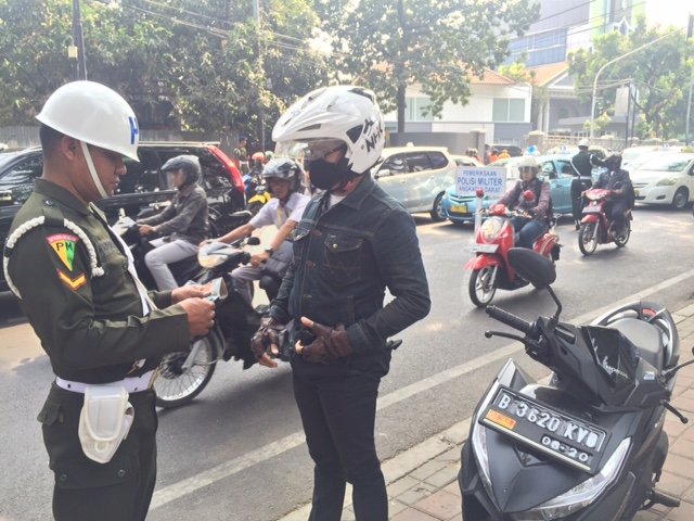 razia atribut tni