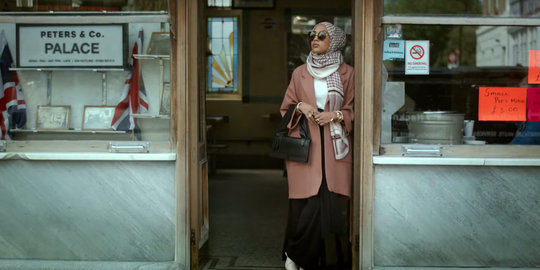 H&M, merek terkenal dunia perkenalkan fashion Islami di tahun 2015